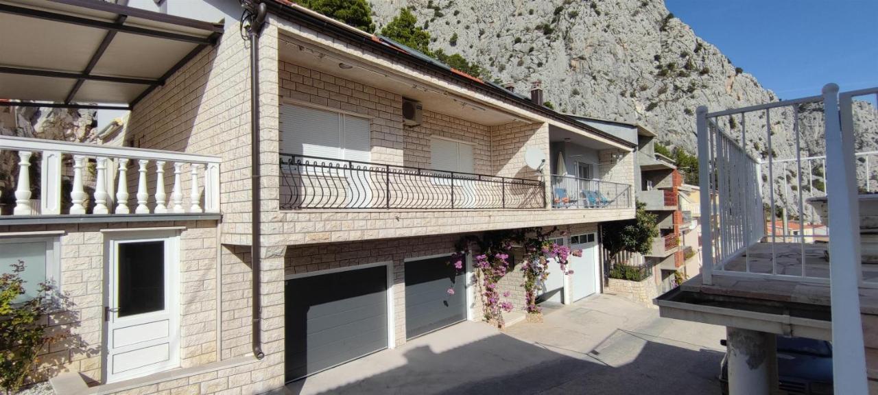 Apartment Adrian Omiš Extérieur photo