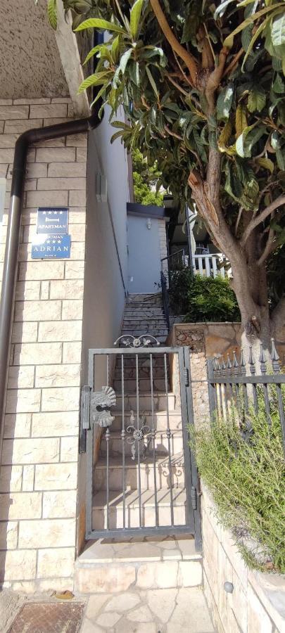 Apartment Adrian Omiš Extérieur photo