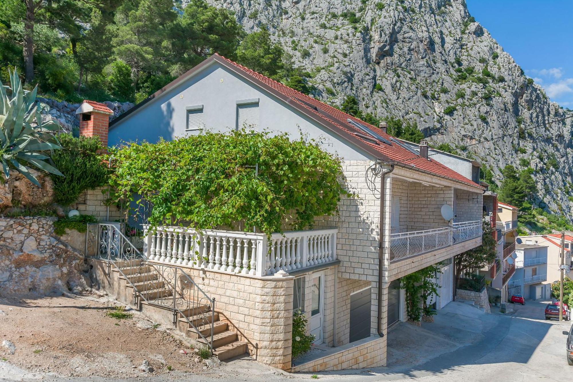 Apartment Adrian Omiš Extérieur photo