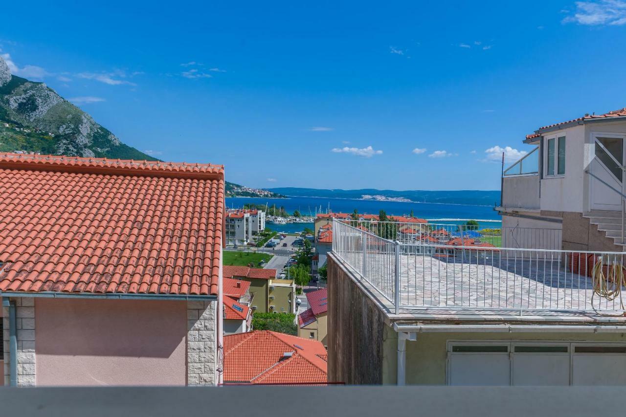 Apartment Adrian Omiš Extérieur photo