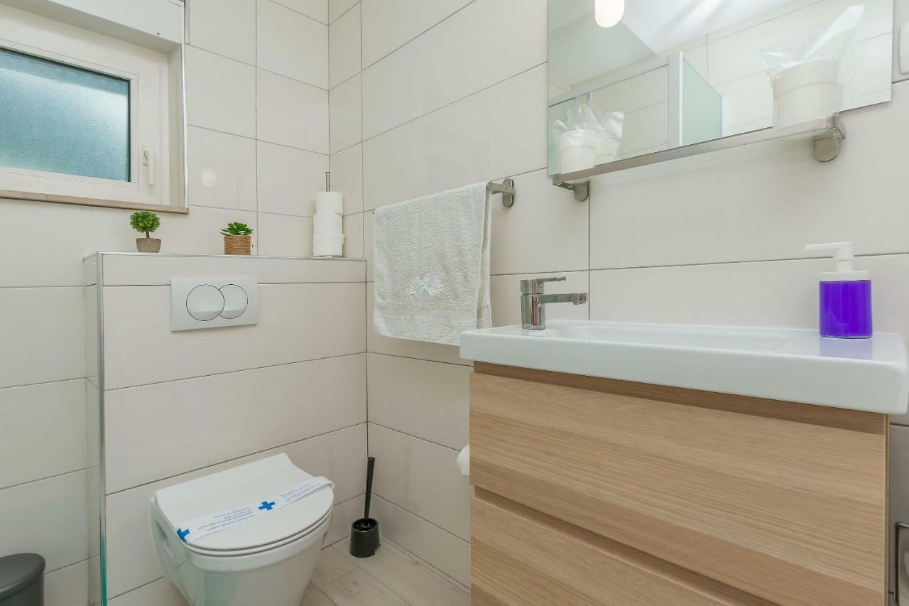 Apartment Adrian Omiš Extérieur photo