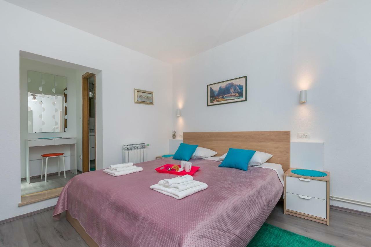 Apartment Adrian Omiš Extérieur photo
